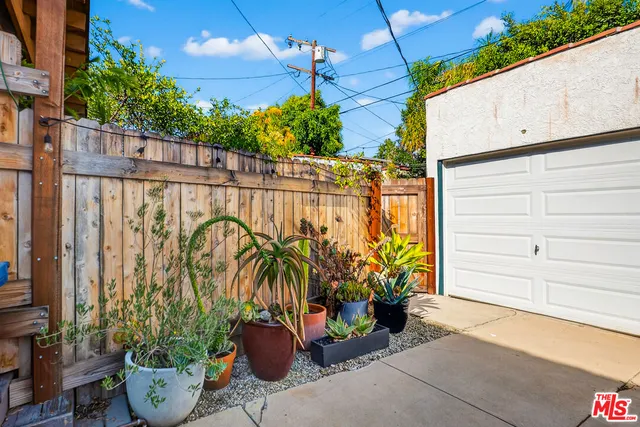 $2,189,000 | 420 North Orange Drive, Los Angeles, CA 90036