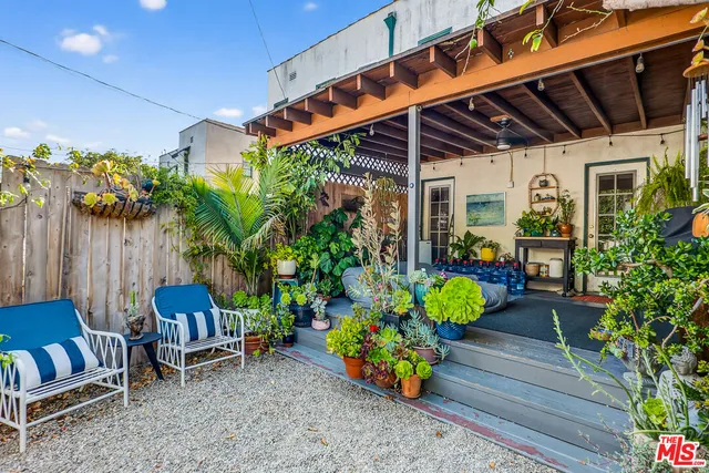 $2,189,000 | 420 North Orange Drive, Los Angeles, CA 90036