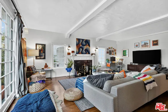 $2,189,000 | 420 North Orange Drive, Los Angeles, CA 90036