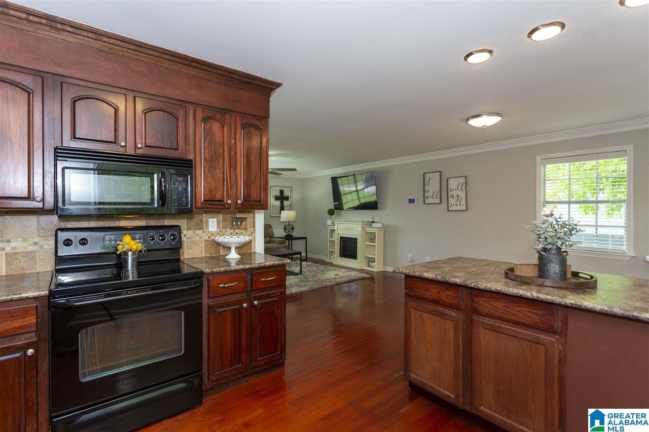 212 West Shugart Ridge Road Gardendale, AL 35071 - Photo 11 of 34
