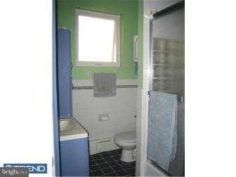 3553 Retta Street Philadelphia, PA 19128 - Photo 10 of 12 Bathroom