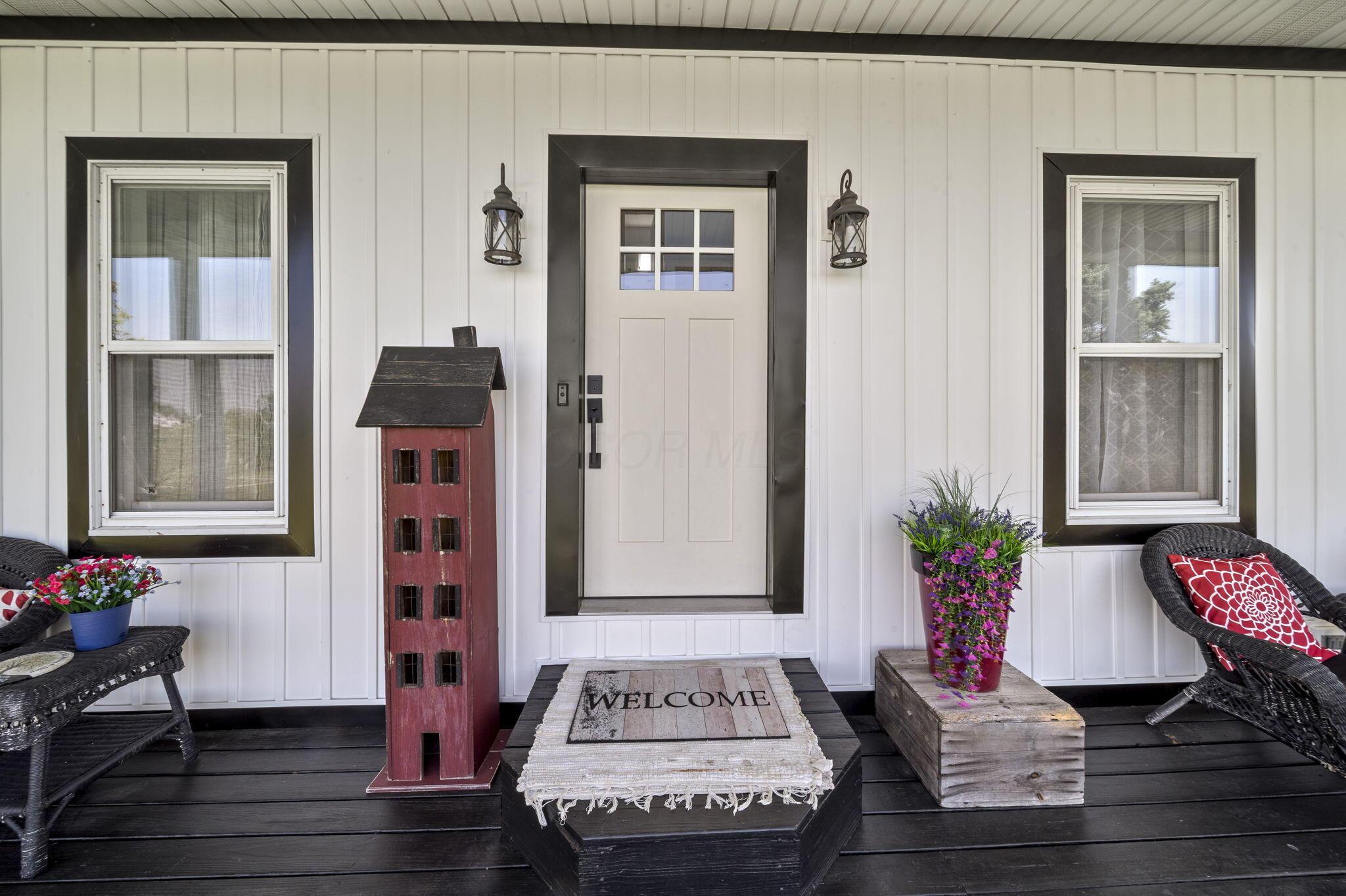 29814 Wolfe Road Circleville, OH 43113 - Photo 6 of 95 FRONT PORCH