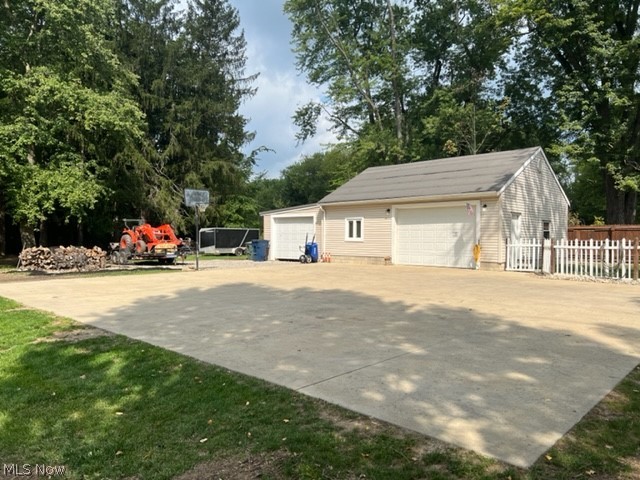 982 Howland Wilson Road Southeast Warren, OH 44484 - Photo 8 of 33 Gallery Image 8