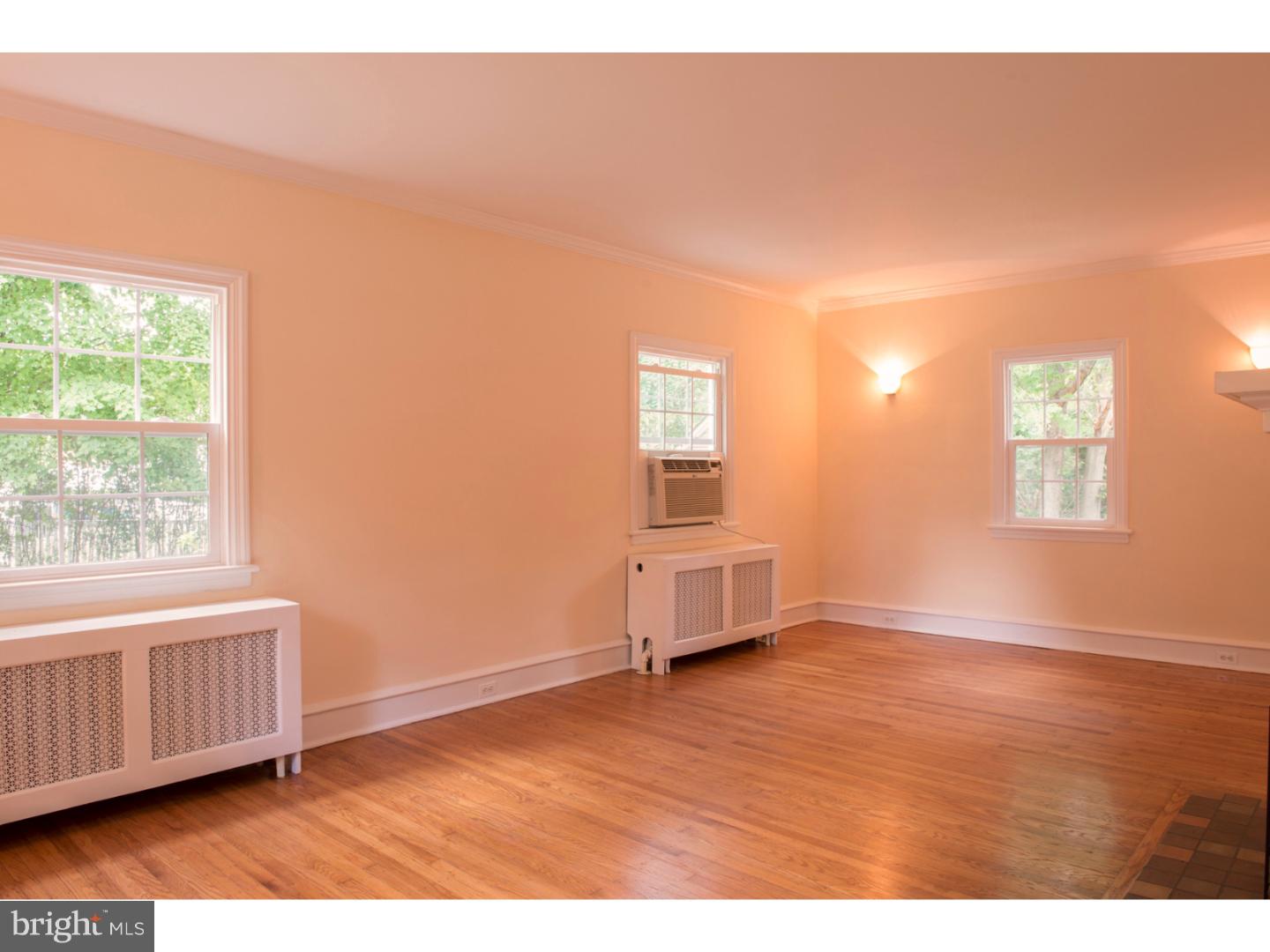 925 Gilbert Road Cheltenham, PA 19012 - Photo 5 of 18