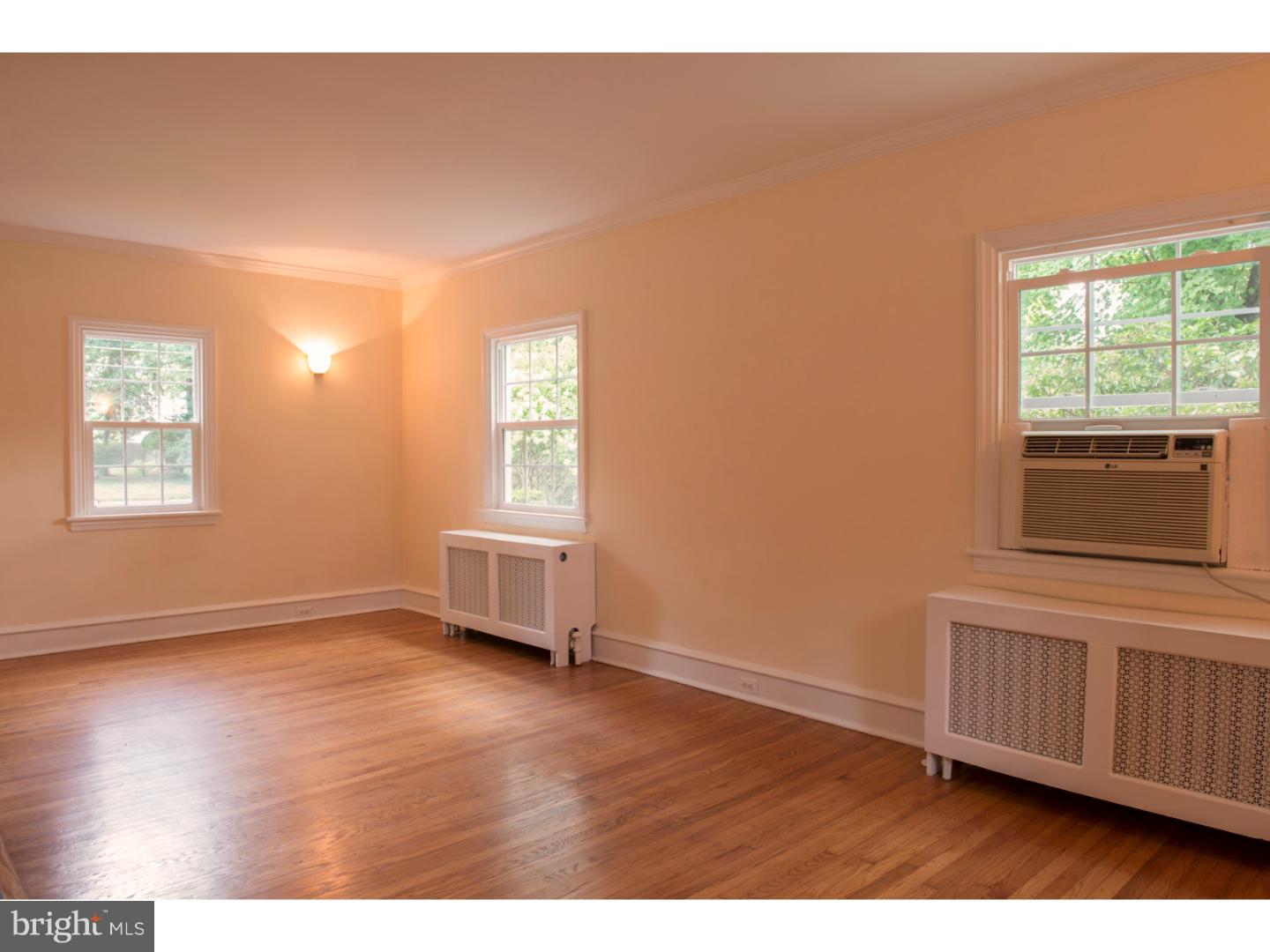 925 Gilbert Road Cheltenham, PA 19012 - Photo 8 of 18