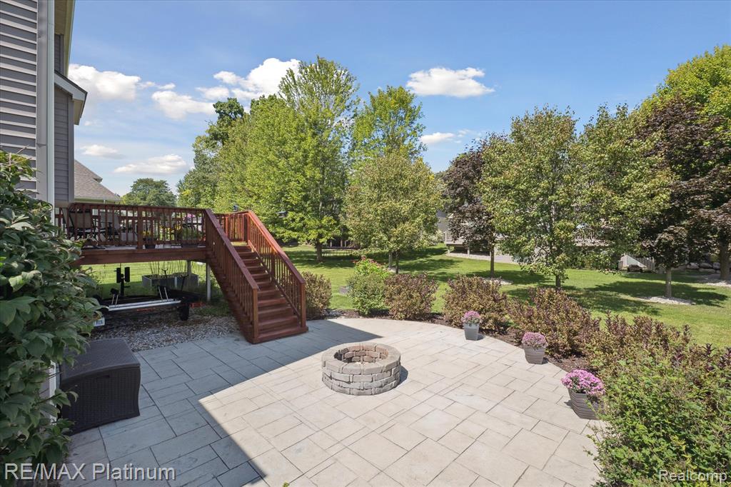 8189 Lee Road Brighton, MI 48116 - Photo 2 of 33