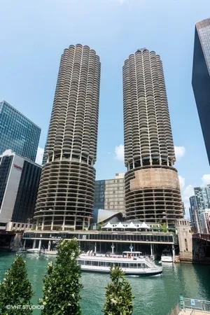 $2,700 | 300 North State Street, Unit 5517, Chicago, IL 60654