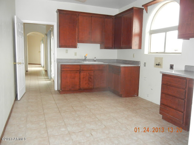 2527 East Joy Ranch Road Cave Creek, AZ 85331 - Photo 23 of 34 Large Laundry Room