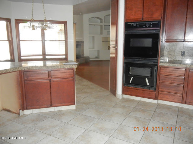 2527 East Joy Ranch Road Cave Creek, AZ 85331 - Photo 9 of 34 Kitchen Looking Into Family Room