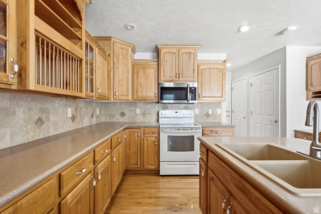 12758 Marks Way Riverton, UT 84065 - Photo 17 of 60