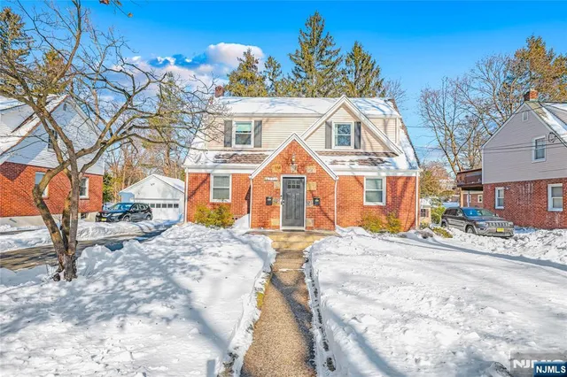 $2,500 | 371 Gilbert Street, Unit 2, Ridgewood, NJ 07450