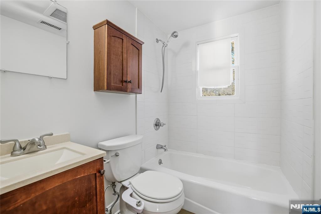 371 Gilbert Street, Unit 2 Ridgewood, NJ 07450 - Photo 9 of 13