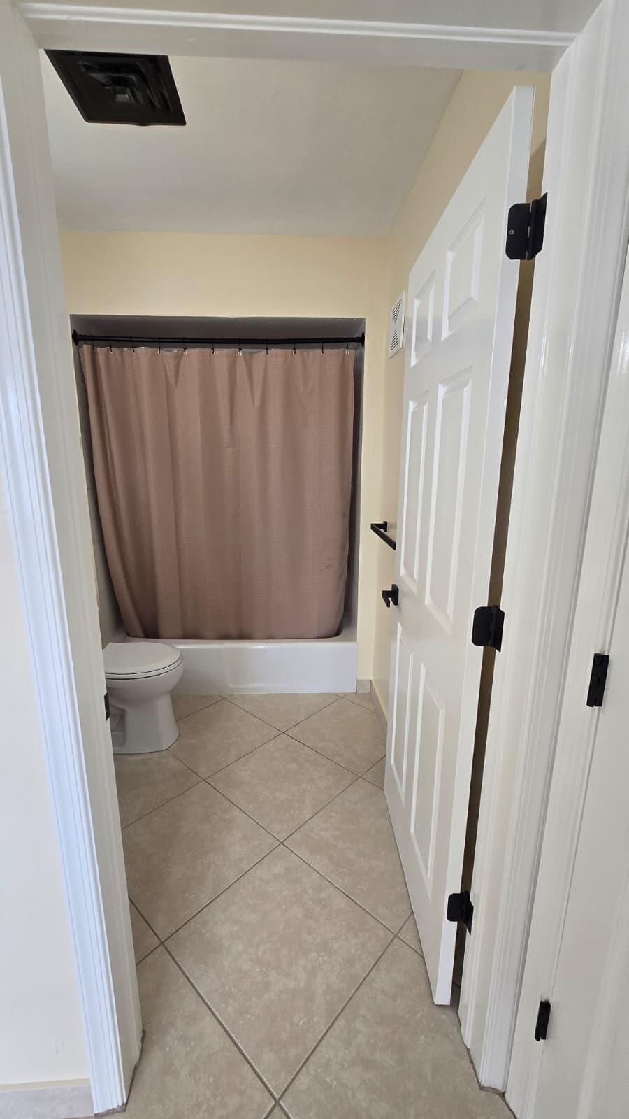 105 South Riverside Drive, Unit 402 Pompano Beach, FL 33062 - Photo 28 of 43 PHOTO-2026-06-09-17-06-36