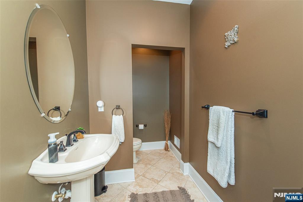 108 Finch Road Ringwood, NJ 07456 - Photo 26 of 49 Gallery Image 26
