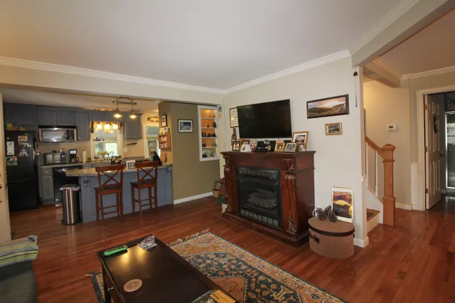 $280,000 | 1359 Highway 2, Rumford, ME 04276