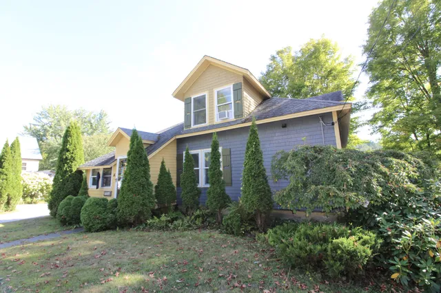 $280,000 | 1359 Highway 2, Rumford, ME 04276