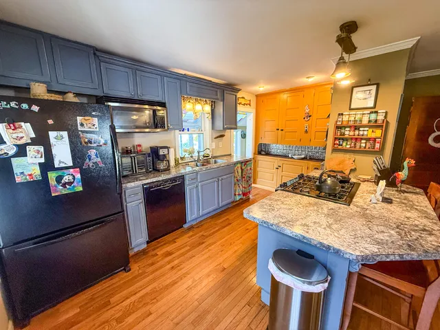 $280,000 | 1359 Highway 2, Rumford, ME 04276