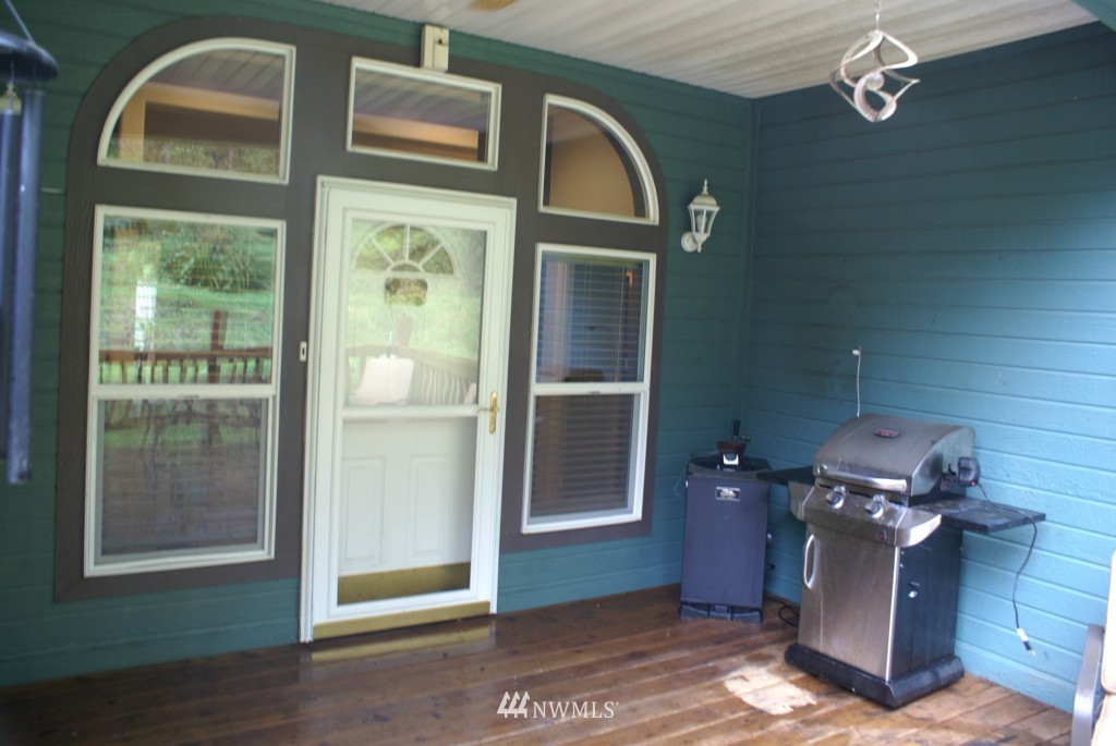 185 Estes Road Castle Rock, WA 98611 - Photo 2 of 23 Gallery Image 2