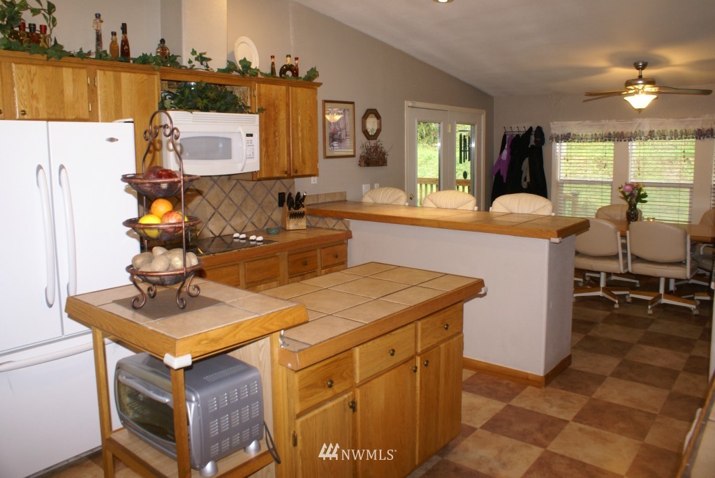 185 Estes Road Castle Rock, WA 98611 - Photo 9 of 23 Gallery Image 9