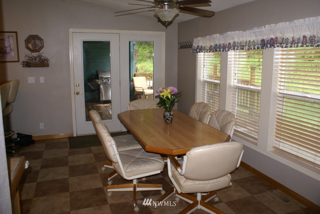 185 Estes Road Castle Rock, WA 98611 - Photo 10 of 23 Gallery Image 10