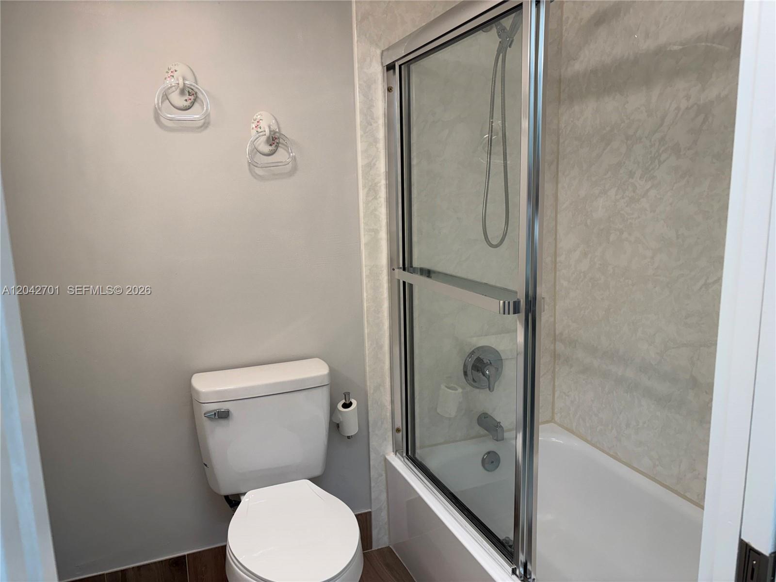 300 Berkley Road, Unit 103 Hollywood, FL 33024 - Photo 23 of 31