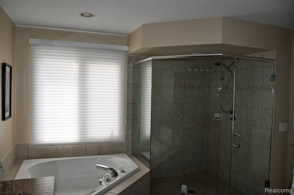 1358 Ross Lane Rochester, MI 48306 - Photo 14 of 23 2013-01-26 18.56.09.jpg
