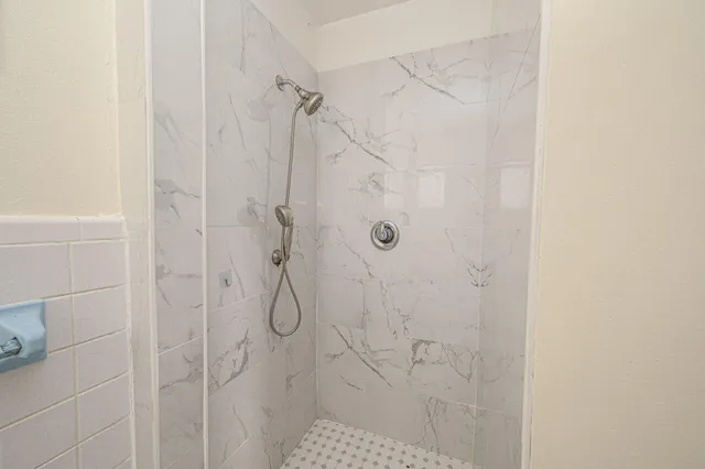 $2,300 | 2213 2nd Street Southwest, Vero Beach, FL 32962