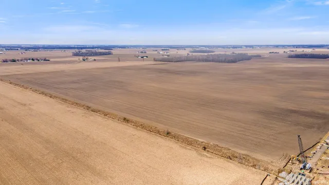 $1,000,000 | 26100 Worden Road, Harlan, IN 46743