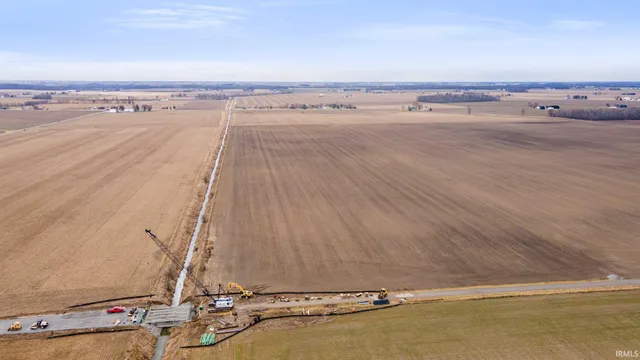 $1,000,000 | 26100 Worden Road, Harlan, IN 46743