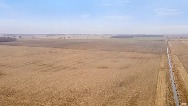 $1,000,000 | 26100 Worden Road, Harlan, IN 46743