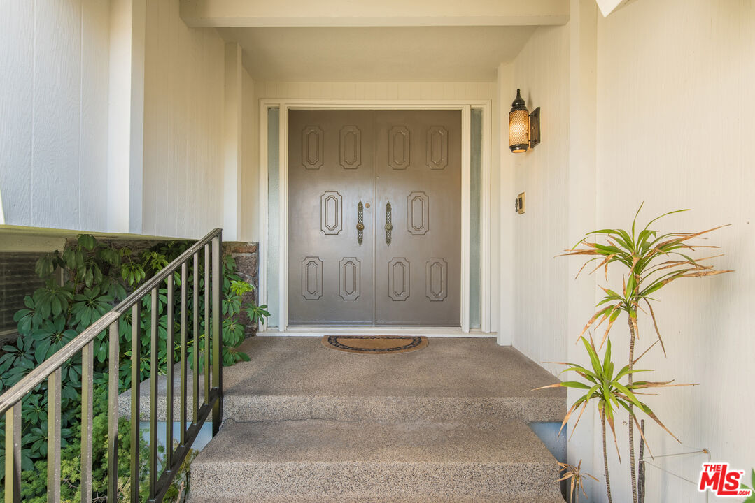 1342 Stradella Road Los Angeles, CA 90077 - Photo 3 of 24 a view of entryway