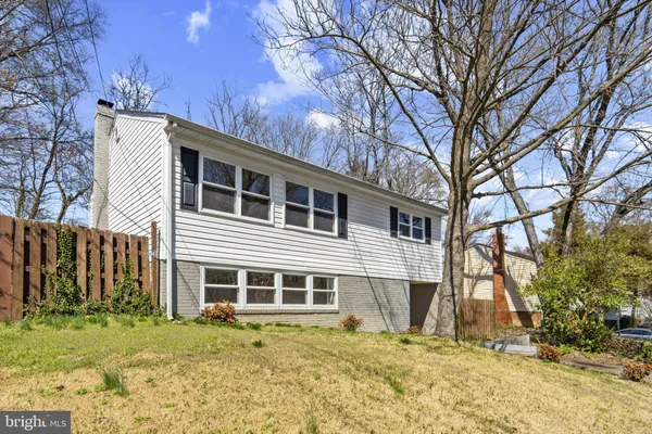 $444,800 | 13312 Maple Leaf Lane, Woodbridge, VA 22191