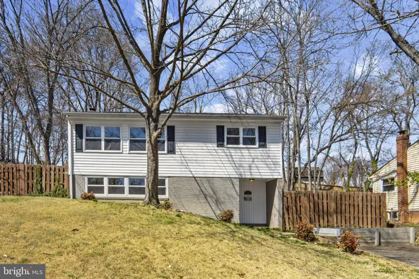 $444,800 | 13312 Maple Leaf Lane, Woodbridge, VA 22191