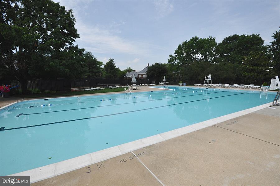 4205 32nd Road South Arlington, VA 22206 - Photo 33 of 40 POOLS