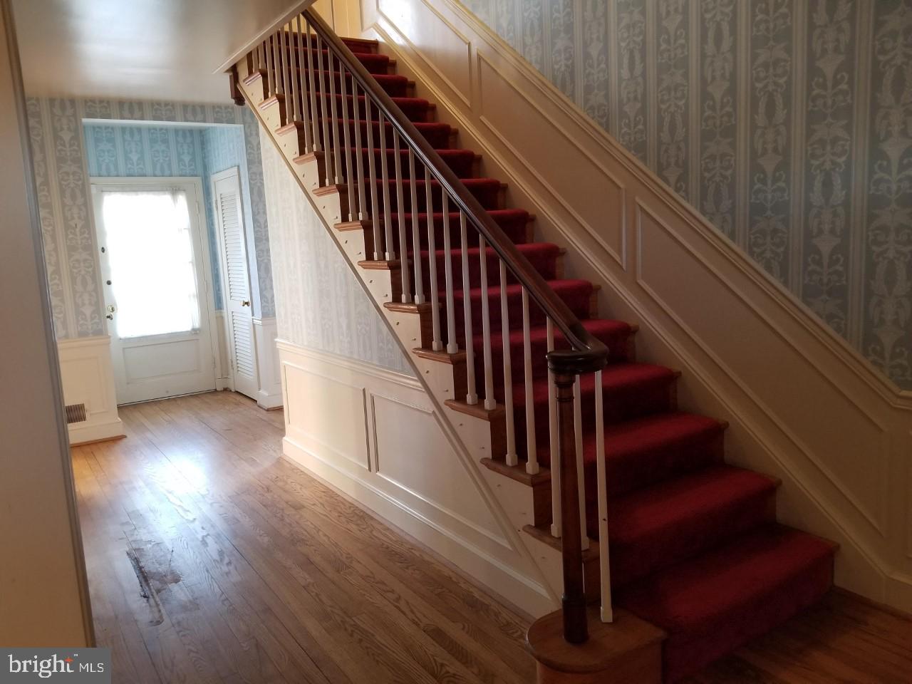 Foyer entry - AND access to Back yard & Pool