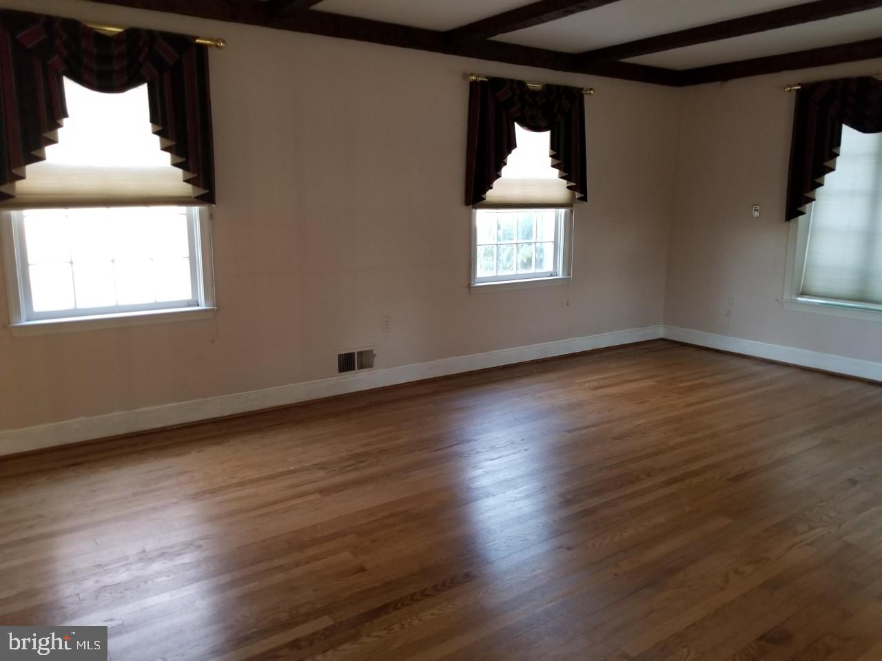 509 Chadwick Road Lutherville-Timonium, MD 21093 - Photo 13 of 23 Family Room - Main level