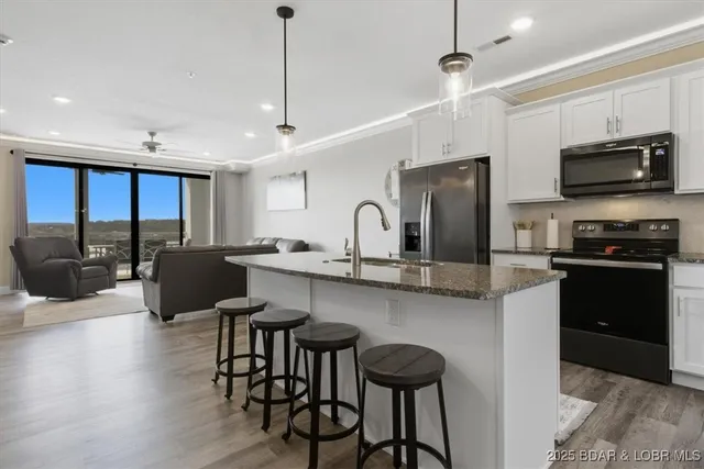 $624,900 | 1065 Topsider Lane, Unit 402, Osage Beach, MO 65065