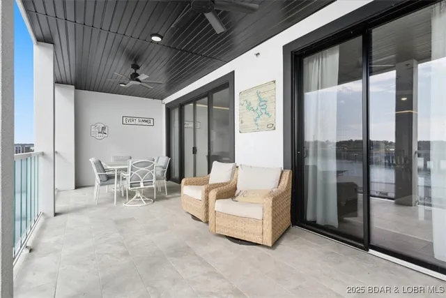 $624,900 | 1065 Topsider Lane, Unit 402, Osage Beach, MO 65065