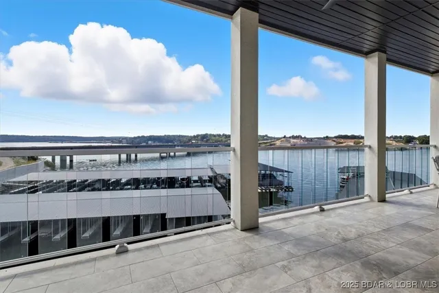 $624,900 | 1065 Topsider Lane, Unit 402, Osage Beach, MO 65065