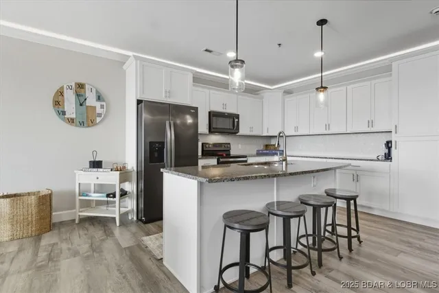$624,900 | 1065 Topsider Lane, Unit 402, Osage Beach, MO 65065