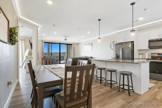 $624,900 | 1065 Topsider Lane, Unit 402, Osage Beach, MO 65065