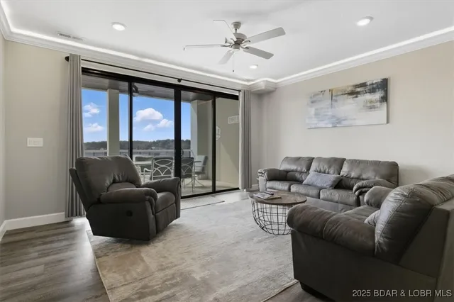 $624,900 | 1065 Topsider Lane, Unit 402, Osage Beach, MO 65065