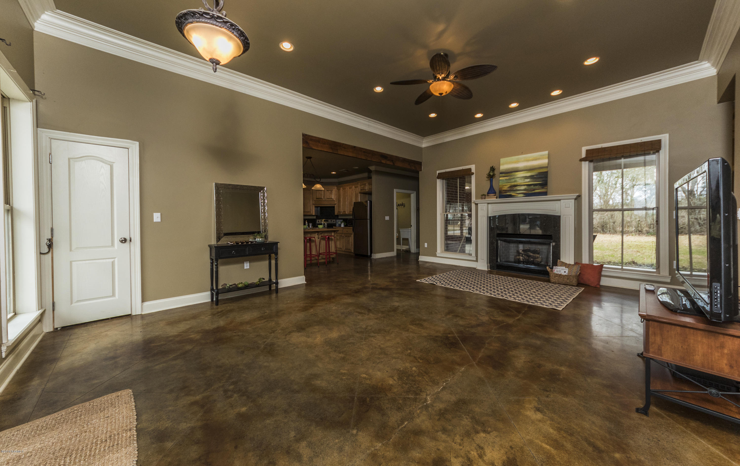 610 Interlude Road New Iberia, LA 70563 - Photo 17 of 33 Living Room 3