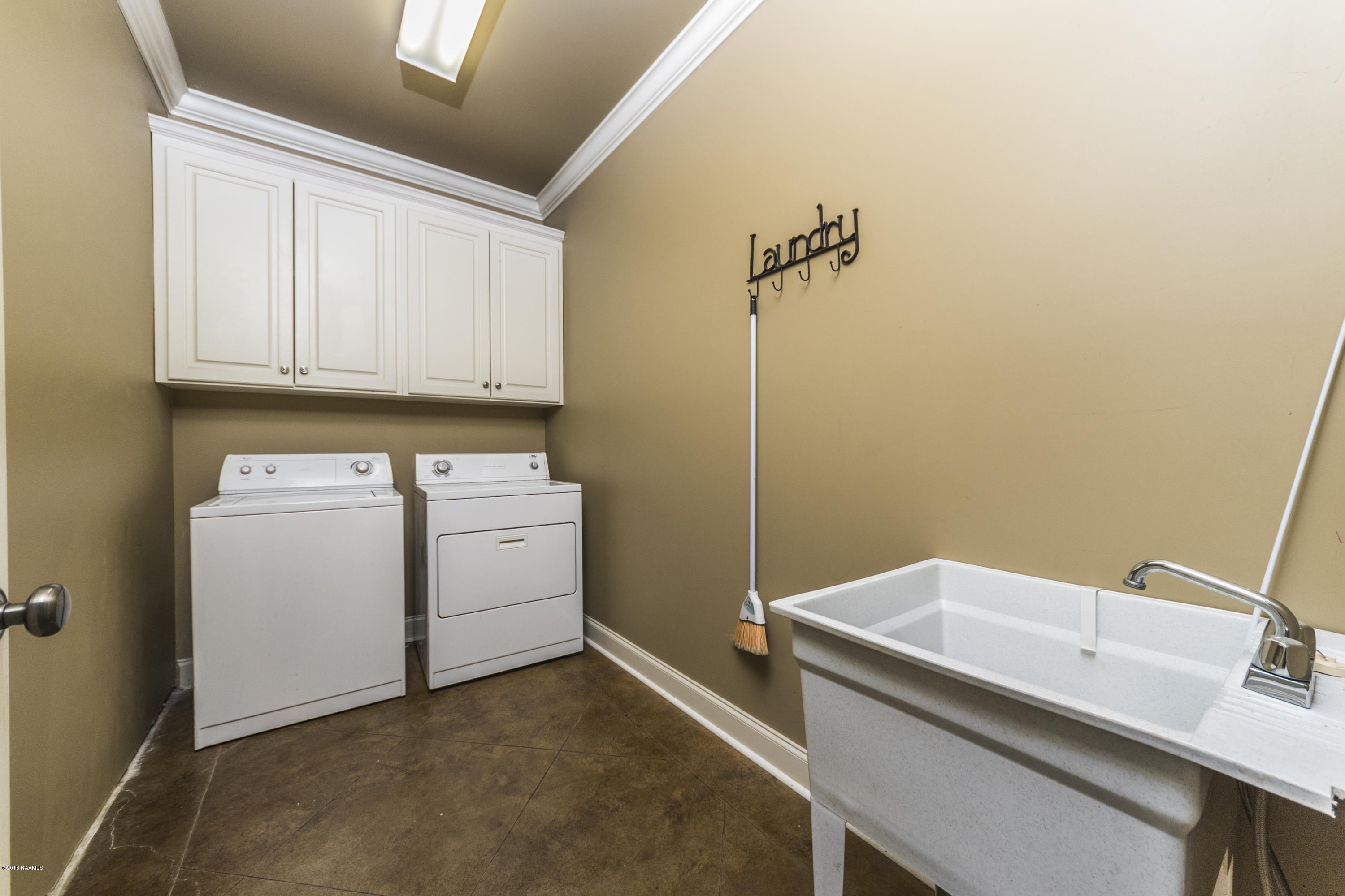 610 Interlude Road New Iberia, LA 70563 - Photo 29 of 33 Laundry 1