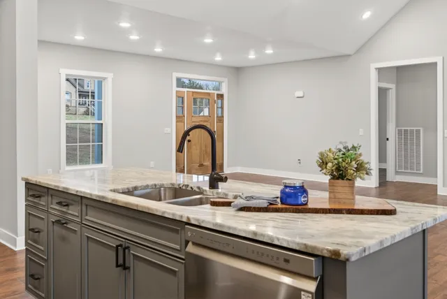 $585,900 | 630 Bridle Path Lane, Hartsville, TN 37074