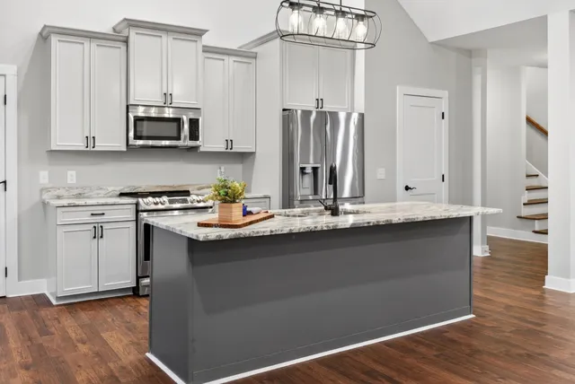 $585,900 | 630 Bridle Path Lane, Hartsville, TN 37074