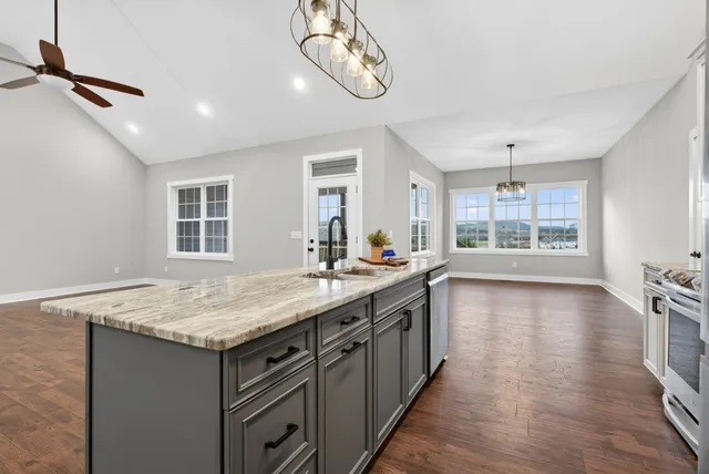 $585,900 | 630 Bridle Path Lane, Hartsville, TN 37074