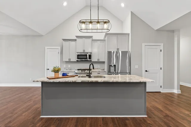 $585,900 | 630 Bridle Path Lane, Hartsville, TN 37074