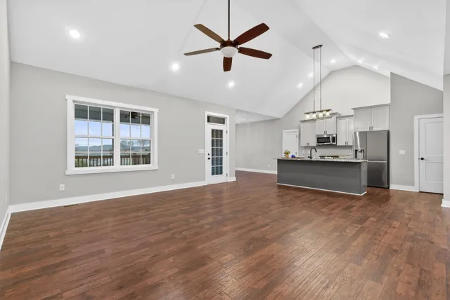 $585,900 | 630 Bridle Path Lane, Hartsville, TN 37074