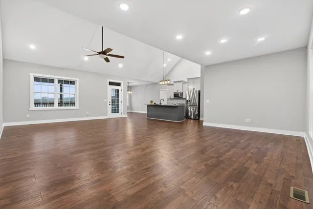 $585,900 | 630 Bridle Path Lane, Hartsville, TN 37074